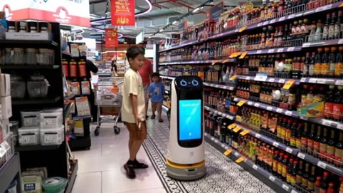 Nhiều địa điểm ứng dụng Robot và AI vào phục vụ tại Tp.HCM