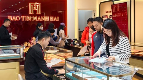 Giá vàng hôm nay 24/3: Tiếp đà giảm, xuống còn 163 triệu/lượng