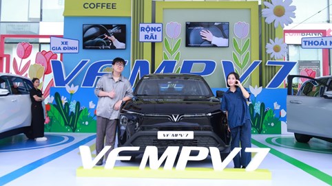 Lái thử vài phút, nhiều khách hàng chốt “chia tay” xe xăng, lên đời VF MPV 7