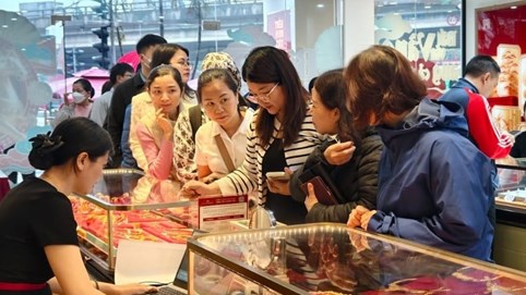 Giá vàng hôm nay 3/4: Vàng nhẫn ngừng rớt giá