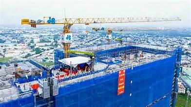 Xây dựng Hòa Bình (HBC): Lợi nhuận lao dốc 73,9%, lỗ lũy kế vượt 2.084 tỷ, báo cáo kiểm toán bị ngoại trừ do công nợ và ghi nhận doanh thu