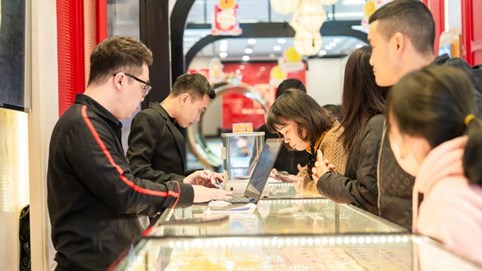 Giá vàng hôm nay 13/4: Vàng nhẫn vượt 172 triệu/lượng