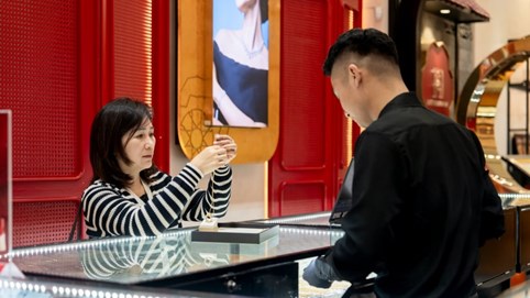 Giá vàng hôm nay 14/4: Vàng miếng rơi vào vùng bất động