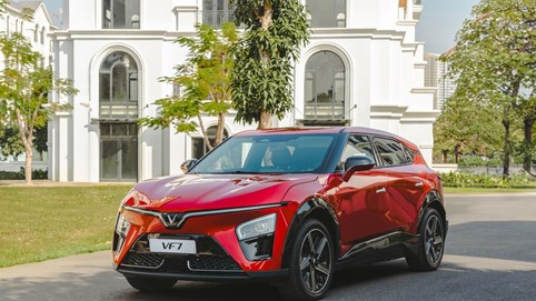 Chủ xe tiết lộ 2 lý do giúp VinFast VF 7 “ăn đứt” xe xăng cùng tầm tiền