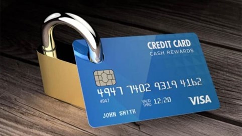 Ngân hàng thu phí 500 nghìn khi phong toả tài khoản để vay tiền nơi khác