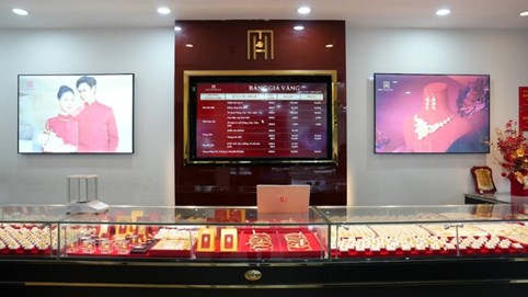 Giá vàng hôm nay 28/4: Đuối sức, chưa thể 'tái chiếm' mốc 169 triệu/lượng