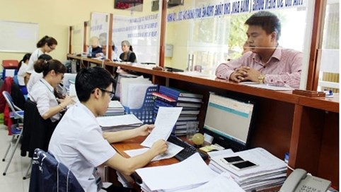 Người dân thực hiện thủ tục đất đai sau khi bỏ cấp huyện ở đâu?
