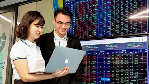 Chứng khoán phủ sắc xanh đón 'tin vui' vòng đàm phán đầu tiên với Mỹ