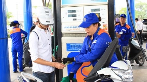 Cổ phiếu PLX tăng trần sau thông tin về nhân sự