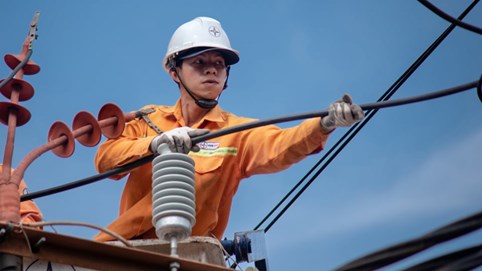 Từ ngày mai, giá điện bán lẻ tăng thêm 4,8%