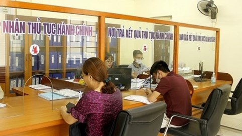Từ 1/6, tất cả bộ phận một cửa ở Hà Nội thu phí không dùng tiền mặt