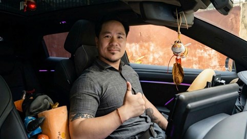 Sau gần 20 năm đi xe xăng, chủ xe chọn VinFast VF 7 vì “giá trị nhận được vượt xa mong đợi”