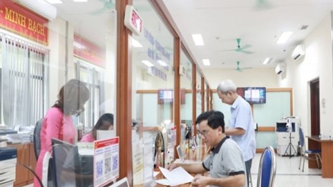 Từ 1/6, các đơn vị y tế Hà Nội thanh toán phí, lệ phí không dùng tiền mặt