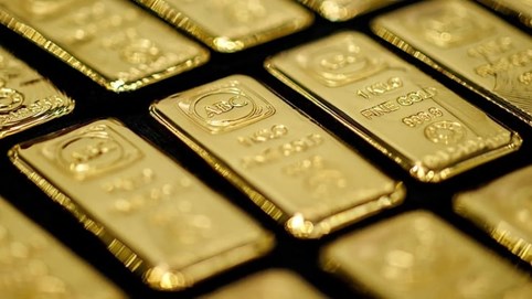 Giá vàng tiếp tục trượt dốc, dự báo về đáy 4.000 USD/Ounce