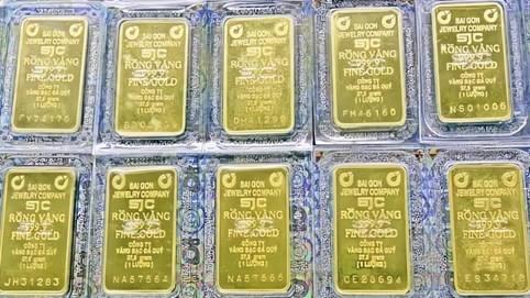Giá vàng miếng SJC giảm từng giờ, 'bốc hơi' cả triệu đồng trong phiên sáng