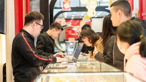 Giá vàng hôm nay 2/6: Vàng miếng tiếp tục lao dốc