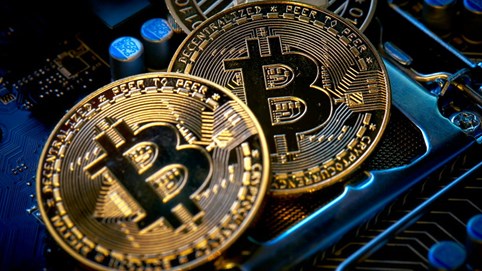 Bitcoin tuột mốc đỉnh cao: Nhảy vọt hay sụp đổ từ 'cảnh báo nghiêm trọng'?