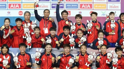 Thaco tặng đội tuyển bóng đá nữ Việt Nam 1 tỷ đồng sau khi giành HCV thứ 4 liên tiếp tại SEA Games 32