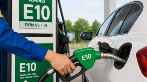 Giá xăng dầu đồng loạt giảm mạnh, dầu diesel mất gần 1.000 đồng/lít