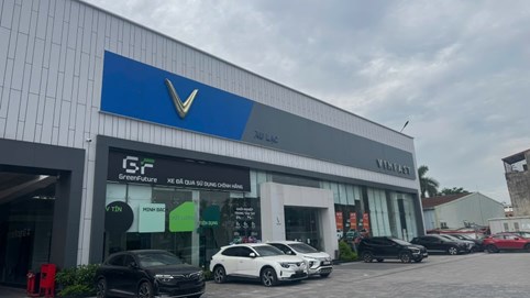 Ô tô Âu Lạc bị khách hàng 'tố' chậm bàn giao hồ sơ xe