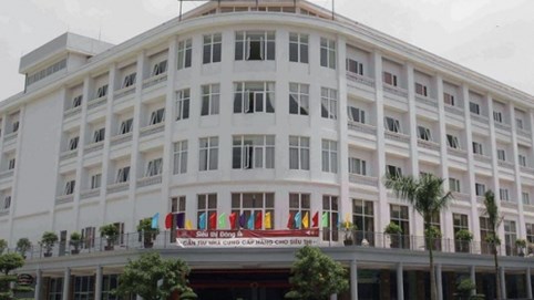 Tập đoàn Khách sạn Đông Á bị phạt 120 triệu đồng vì chậm công bố thông tin