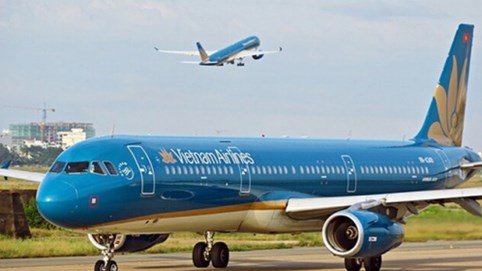 Kinh doanh thua lỗ, Vietnam Airlines lại bị phạt trong chứng khoán
