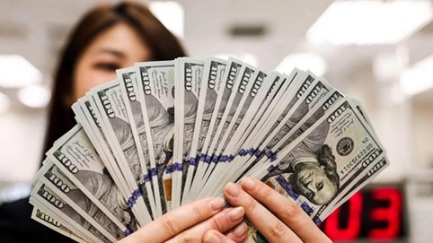 Giá USD ngân hàng cao chưa từng có, tỷ giá trung tâm lập đỉnh mới
