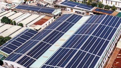 Hộ kinh doanh sản xuất điện mặt trời mái nhà nộp thuế như thế nào?