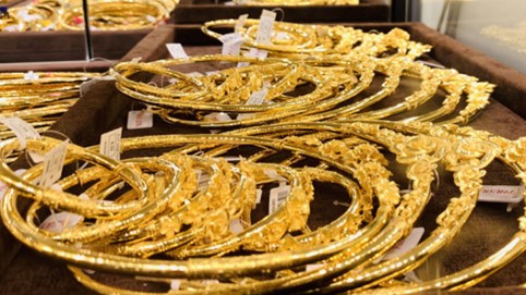 Giá vàng trong nước giảm xuống dưới ngưỡng 67 triệu đồng/lượng