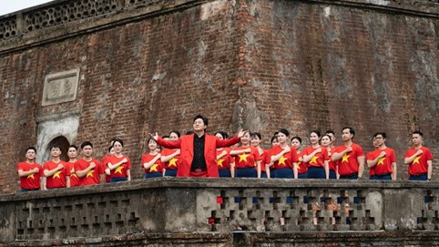 Divo Tùng Dương: Tôi tự hào dùng âm nhạc ngợi ca Tổ quốc