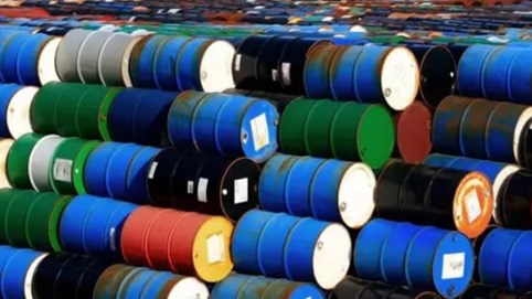 Giá dầu thế giới tăng mạnh trên 2%