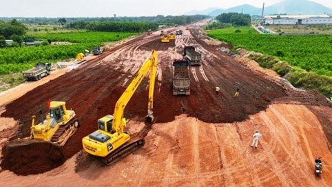 479 Hòa Bình, Lắp máy Trung Nam, Hải Đăng bị cảnh báo vi phạm tiến độ