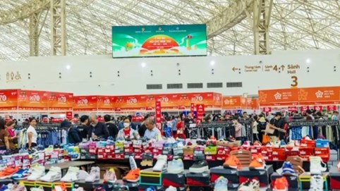 Choáng ngợp giữa Hội chợ Mùa Thu 2025: Mua - Ăn - Chơi - Chill - Check-in cả tuần không hết