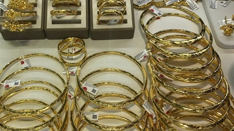 Giá vàng hôm nay 4/11/2025: Vàng tăng nhẹ nhờ Fed sắp hạ lãi suất