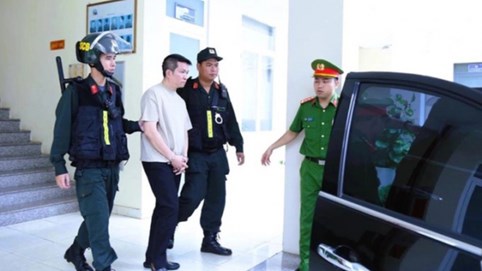 Bắt chồng Đoàn Di Băng để điều tra hành vi sản xuất, buôn bán hàng giả