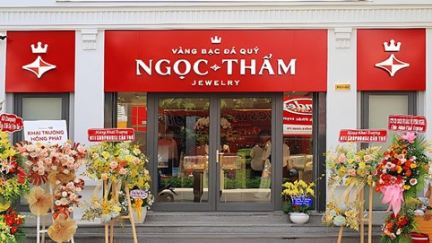 Ngọc Thẩm Jewelry kinh doanh ra sao trước khi vi phạm phòng chống rửa tiền?