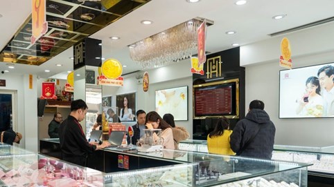 Giá vàng hôm nay 18/11: Vàng nhẫn 'loạn giá' tại các hãng vàng