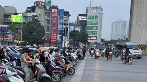 Hà Nội dự kiến không cấm tuyệt đối xe máy xăng trong Vành đai 1 từ năm 2026