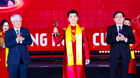 Doanh nhân Đỗ Quang Vinh được vinh danh trong TOP 10 Giải thưởng Sao Đỏ 2025