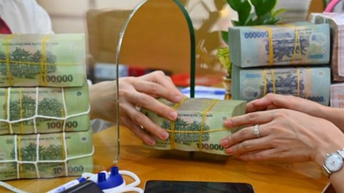 Ngân hàng đồng loạt nâng lãi suất kỳ hạn ngắn lên kịch trần