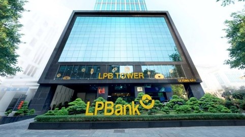 Cổ phiếu LPBank - Sacombank trái chiều trong ngày chuyển giao lãnh đạo