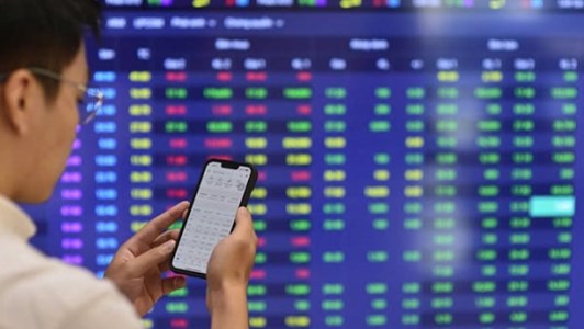 Dòng tiền quay lại mạnh mẽ, VN-Index áp sát mốc 1.900 điểm