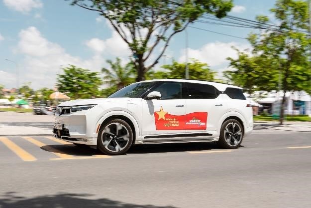 Giá từ 1,499 tỷ, sạc miễn phí 3 năm, trả trước 0 đồng: Lý do nhiều gia đình chốt VF 9 dịp cận Tết