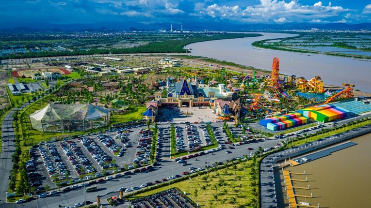 Dinh thự Isla Bella: Ốc đảo nghỉ dưỡng trong lòng thành phố Đảo Hoàng Gia