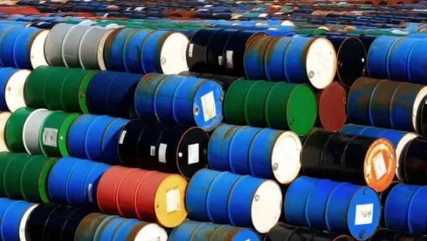 Giá dầu thế giới tiếp tục tăng mạnh