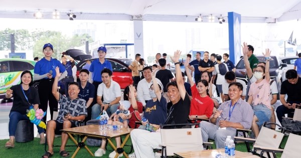 “Đi xe xăng, về xe điện”, người dùng chia sẻ: Lái ngon, ưu đãi lớn, tội gì không lên đời