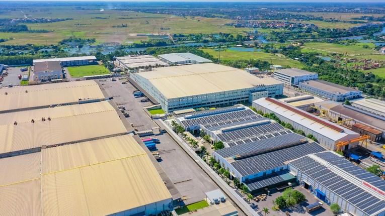Điện mặt trời áp mái trong KCN: Xu hướng tất yếu và các nút thắt cần gỡ 