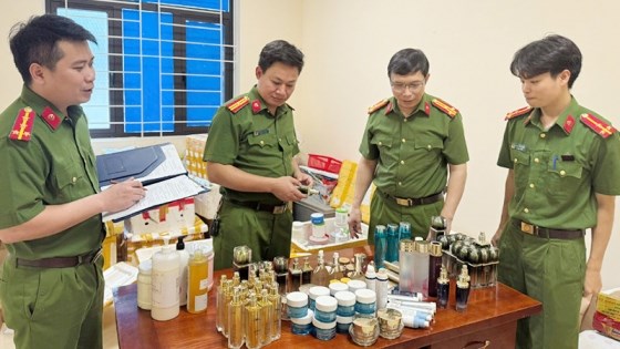 Điểm lại hàng loạt vụ sản xuất thực phẩm chức năng giả chấn động năm 2025