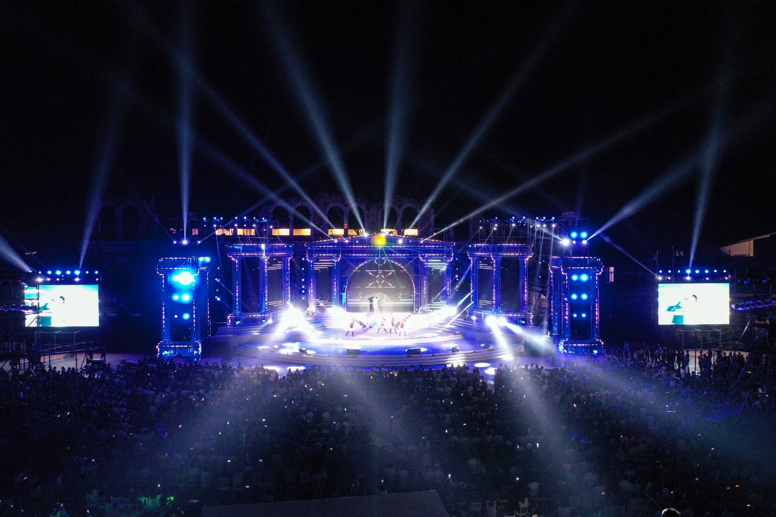 New Year Countdown 2021 Nam Ph&#250; Quốc - kh&#244;ng gian nghệ thuật đẳng cấp xứng tầm đỉnh cao - Ảnh 1