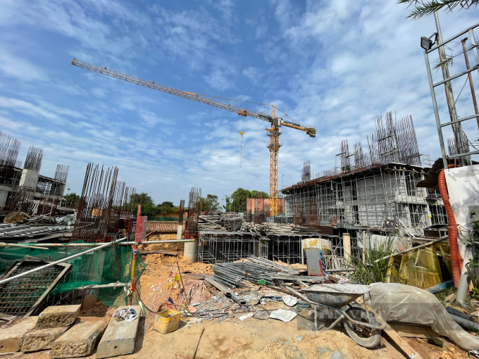 Dự &aacute;n C-River View chưa c&oacute; giấy ph&eacute;p nhưng đ&atilde; được C-Holdings x&acirc;y "lụi" đến tầng 3. Ảnh D&acirc;n Việt